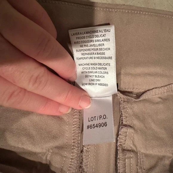 Tribal women’s capri khakis- never worn- NEW- size- 10- elastic waist band! - Picture 6 of 10